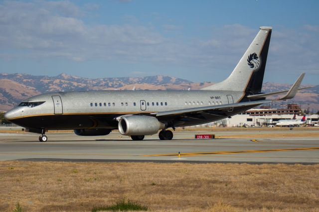 Boeing 737-700 (VP-BRT)