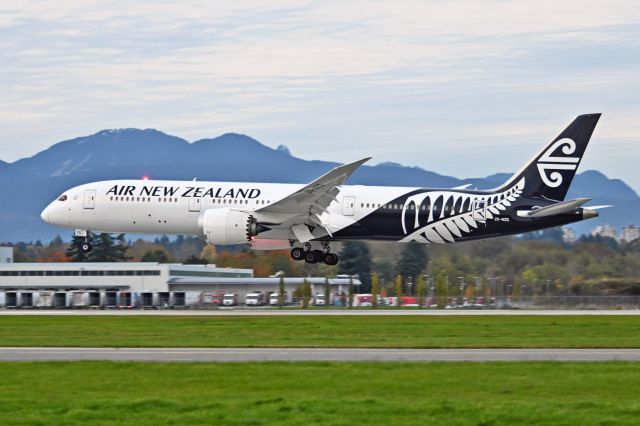 Boeing 787-9 Dreamliner (ZK-NZQ)