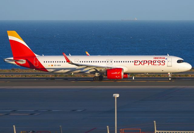 Airbus A321neo (EC-OCH)