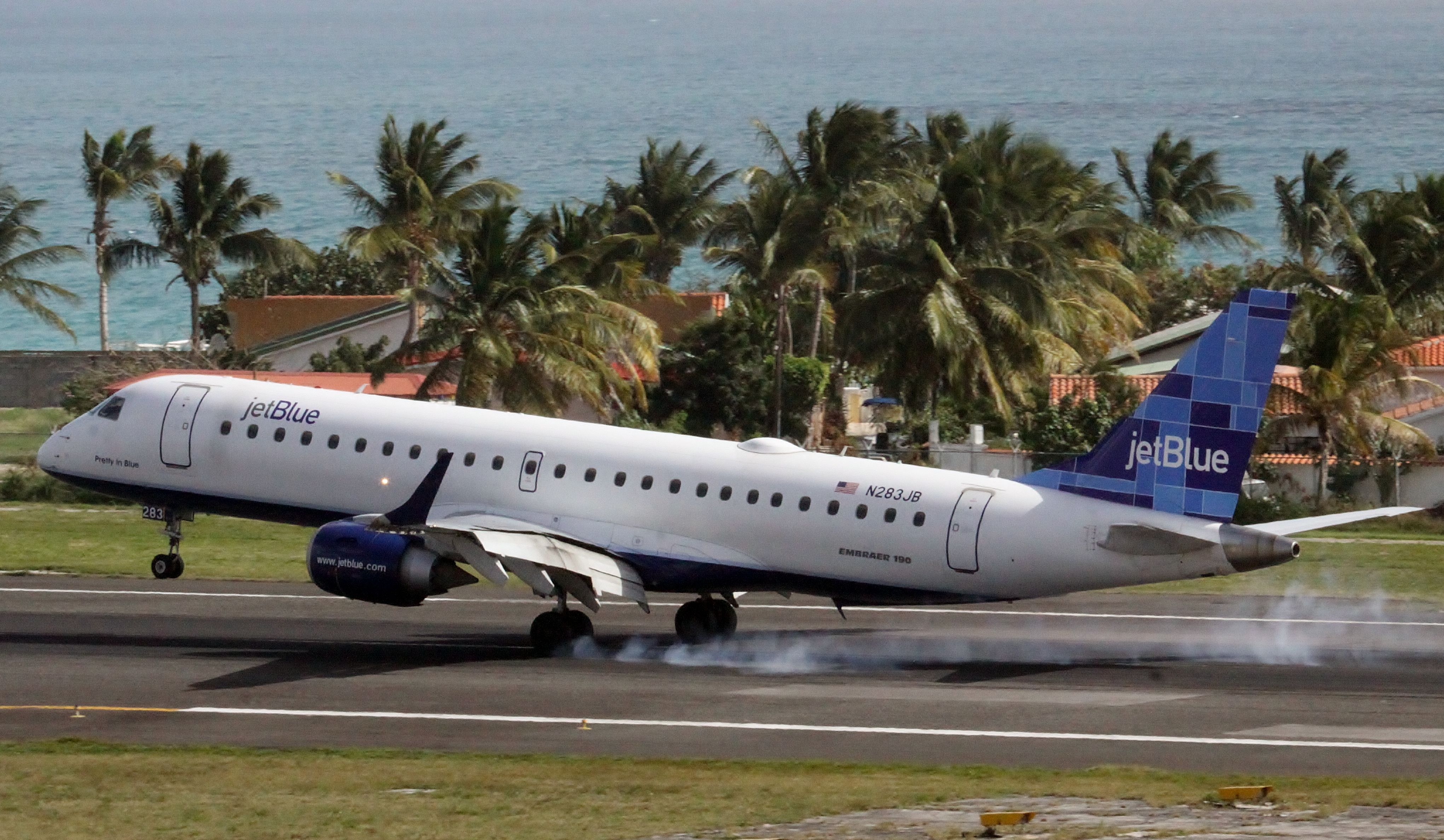 Embraer ERJ-190 (N283JB)