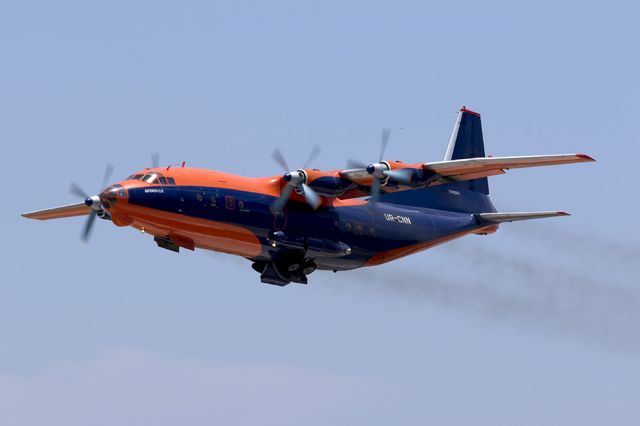 Antonov An-12 (UR-CNN)