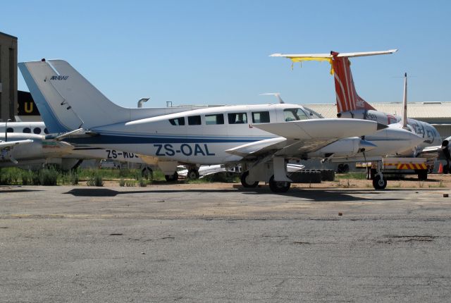 Cessna 402 (ZS-OAL)