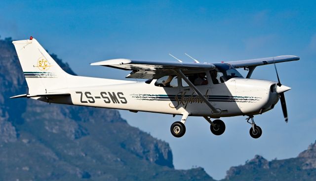 Cessna Skyhawk (ZS-SMS)