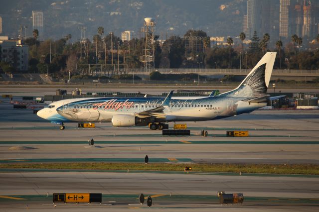 Boeing 737-800 (N559AS)