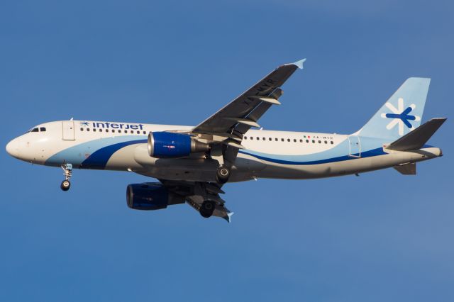 Airbus A320 (XA-MYR)