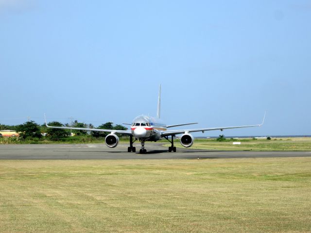 BOEING 767-200 (N677AN)