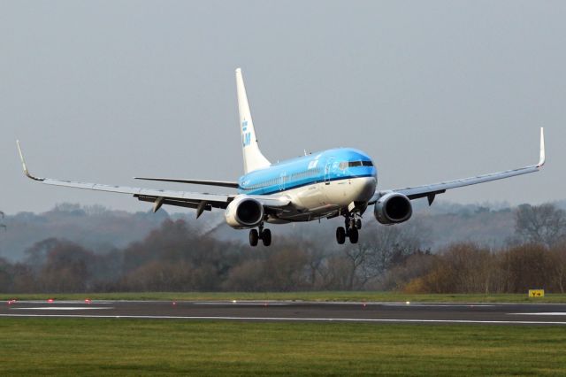 Boeing 737-800 (PH-BXV) - KLM1081, the first inbound flight of the day from Amsterdam, just before landing on 05R