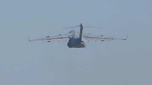 Boeing Globemaster III (09-0105) - Some old pictures I found of a C-17 leaving Joplin Missouri after an Obama visit due to the Joplin Tornado in May 2011.