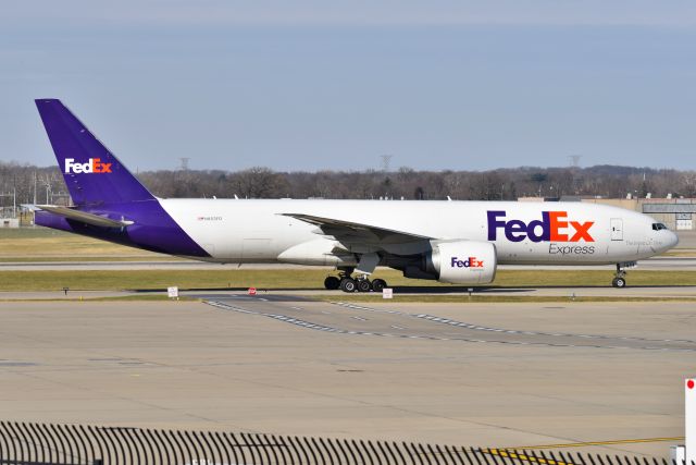 BOEING 777-200LR (N853FD) - 11-19-22