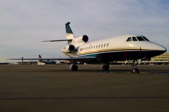 Dassault Falcon 900 (CN-RAK)