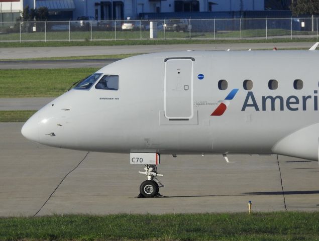 Embraer 170/175 (N870RW)