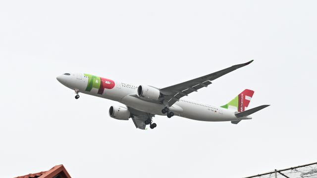 Airbus A330-900 (CS-TUQ)