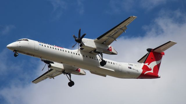 de Havilland Dash 8-400 (VH-LQL)