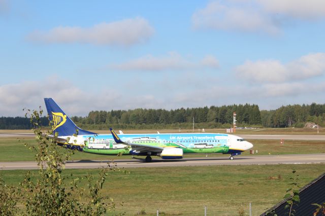 Boeing 737-800 (EI-EMK) - Ryanair EI-EMK 7 Sep 14, Skavsta, Sweden  Morning outbound flight to Stanstead