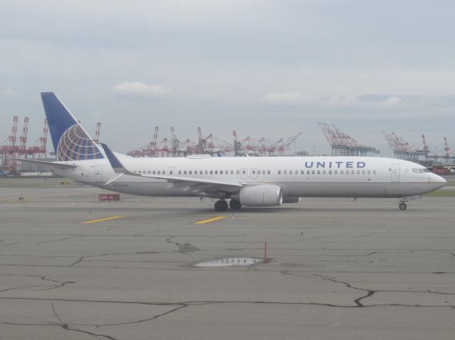 Boeing 737-900 (N75429)