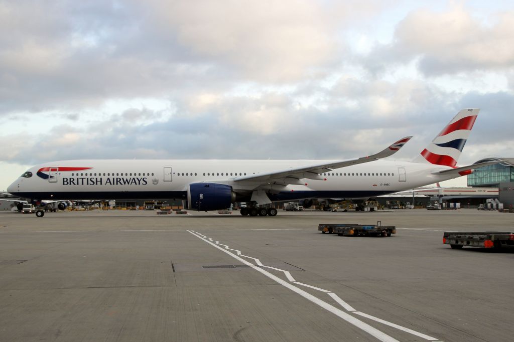 Airbus A350-1000 (G-XWBC) - Taxiing to depart rwy 27R on 7-Dec-19 operating flight BAW460 to LEMD.