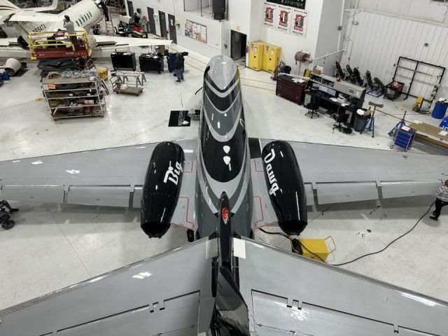 Cessna Citation Sovereign (N680XP) - Sitting in hanger about to depart to Vegas