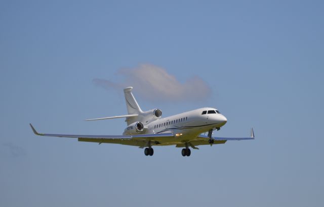 Dassault Falcon 7X (N317SK) - On Final