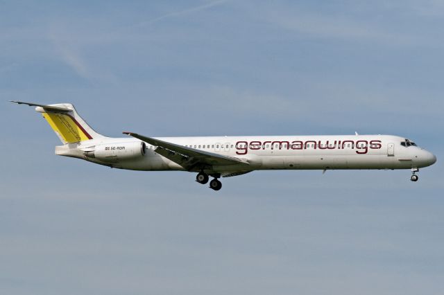 McDonnell Douglas MD-82 (SE-RDR)