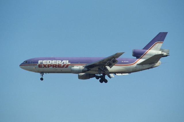 McDonnell Douglas DC-10 (N314FE) - Final Approach to Narita Intl Airport Rwy34 on 1993/01/31