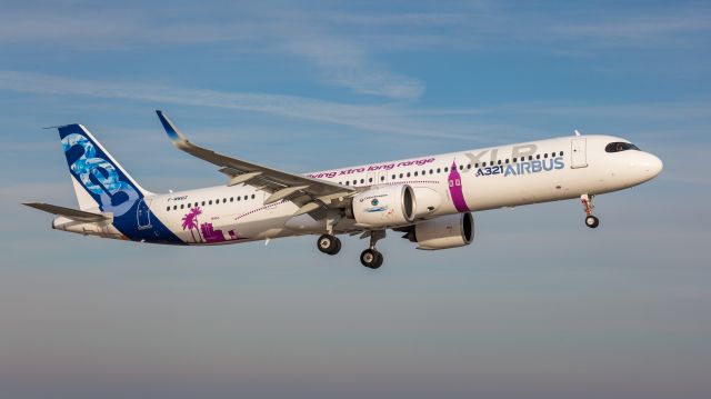 Airbus A321 (F-WWBZ)