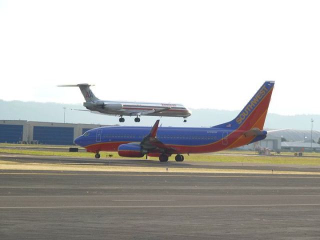 — — - And this doesnt happen everyday. American inbound Flt 677, and Southwest outbound Flt 677.