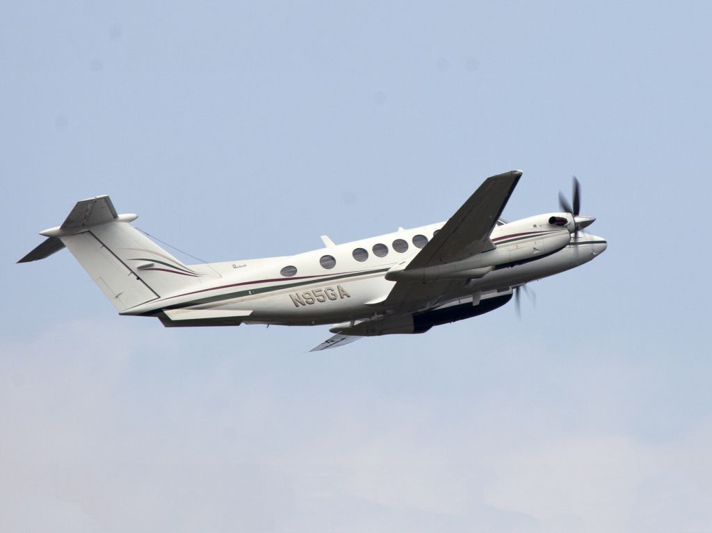 Beechcraft Super King Air 200 (N95GA) - A very nice King Air. Take off RW16.