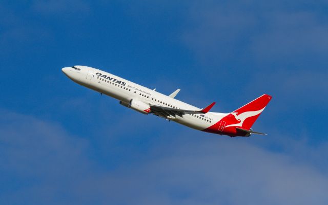 Boeing 737-800 (VH-VZS) - 'Tamworth' departing RWY 19 on the 8/2/14