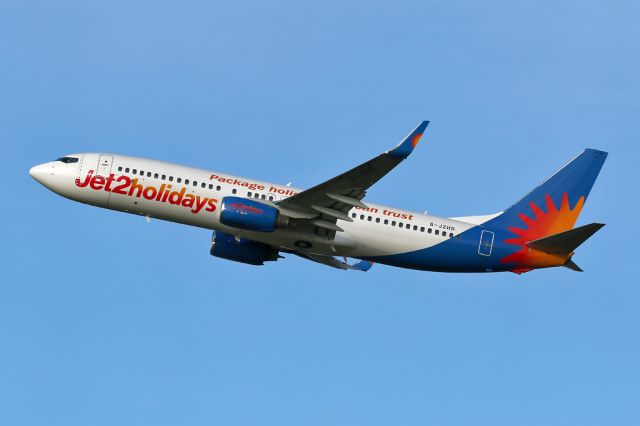 Boeing 737-800 (G-JZHD) - EXS755 off to Tenerife for some autumn sunshine.