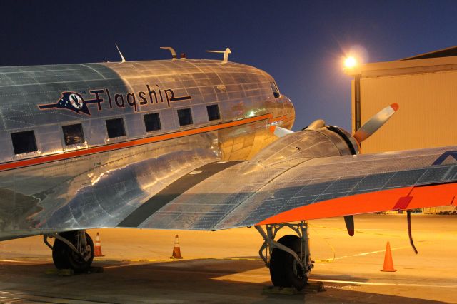 Douglas DC-3 (N17334) - 1937 Douglas DC3