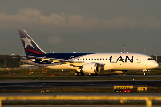Boeing 787-8 (CC-BBE)