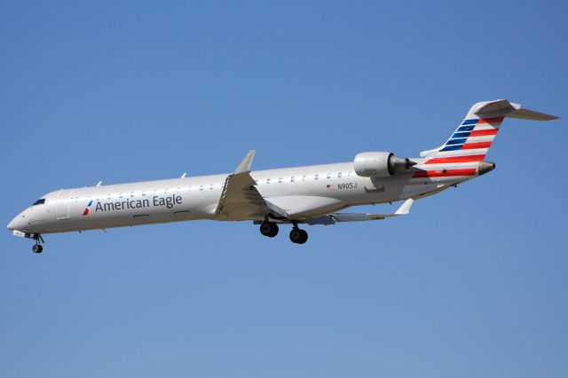 Canadair Regional Jet CRJ-900 (N905J)