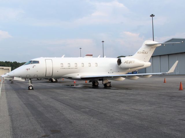 Bombardier Challenger 300 (N546XJ) - Nice business jet with a roomy cabin.