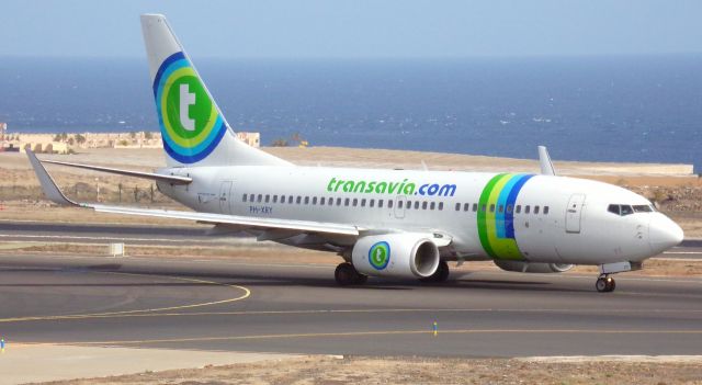 Boeing 737-700 (PH-XRY)