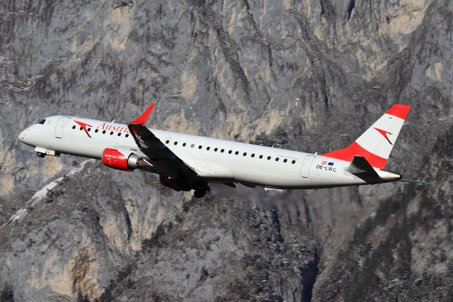 Embraer ERJ-190 (OE-LWC)