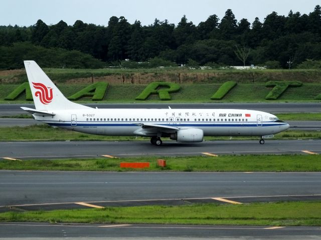 Boeing 737-800 (B-5327)