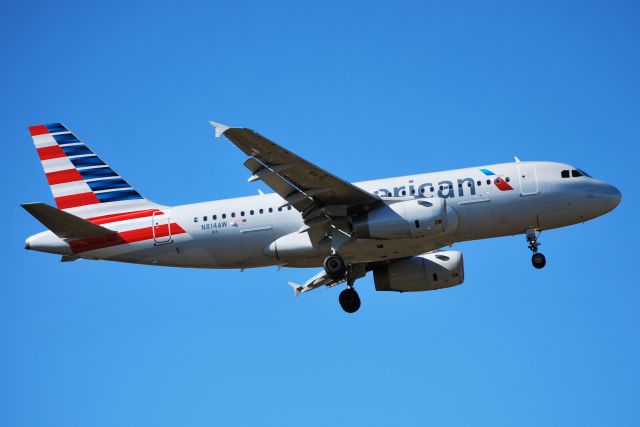 Airbus A319 (N814AW) - On final for runway 36R at KCLT - 11/7/14