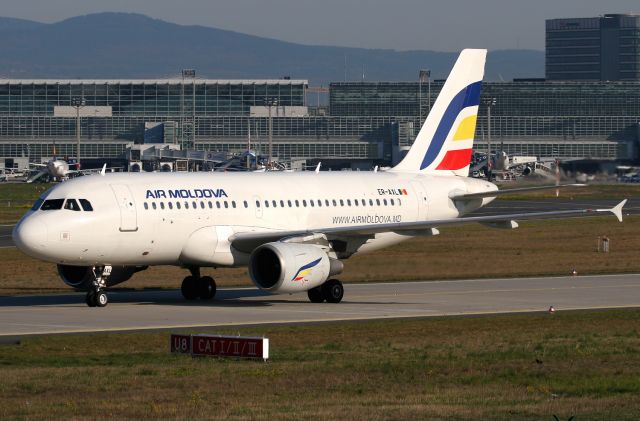 Airbus A319 (ER-AXL)