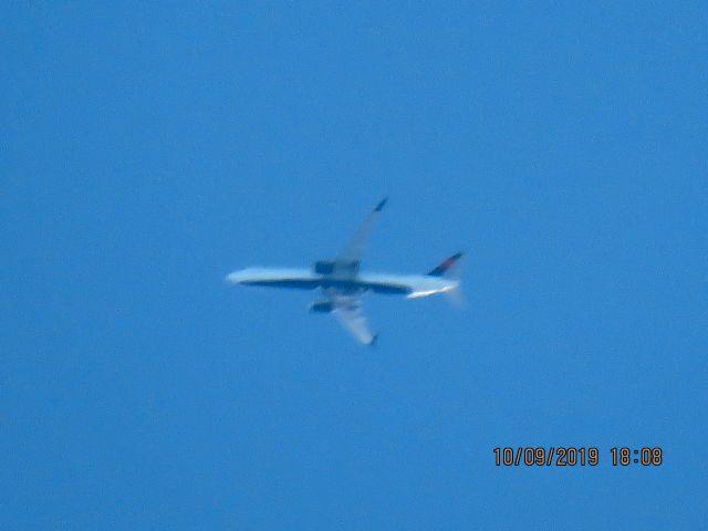 Boeing 737-900 (N854DN)