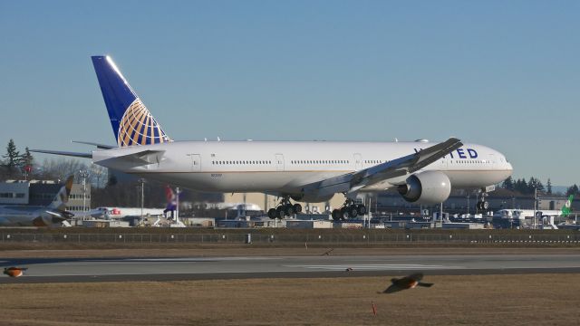 BOEING 777-300 (N2333U) - BOE753 on short final to Rwy 16R to complete a B1 flight on 1.12.17. (ln 1466 / cn 62643).