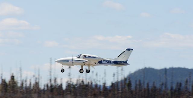 Cessna 310 (N520RE)