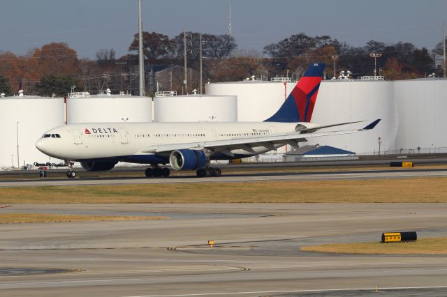 Airbus A330-200 (N854NW)