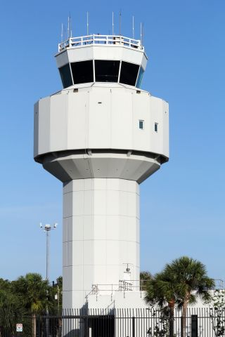 KVRB — - 21/04/2022: The ATC tower at Vero Beach airport.