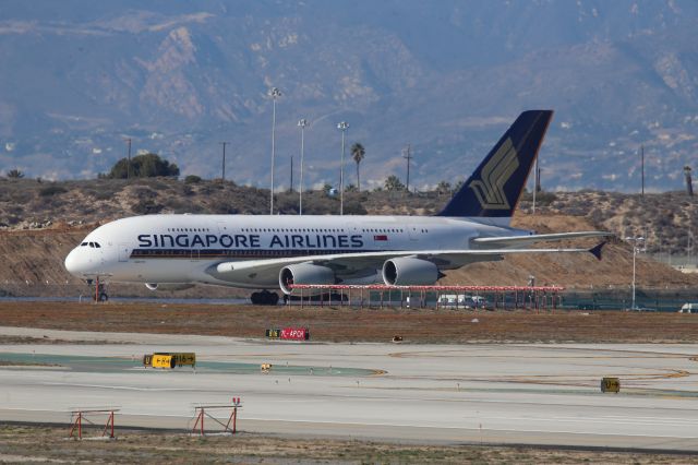 Airbus A380-800 (9V-SKN)