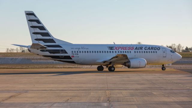 Boeing 737-700 (TS-ICA)