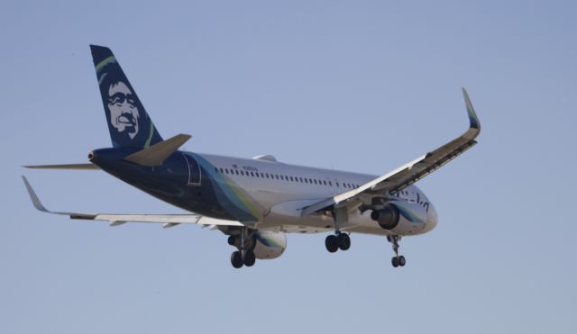 Airbus A320 (N365VA)