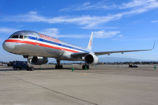 Boeing 757-200 (N192AN)