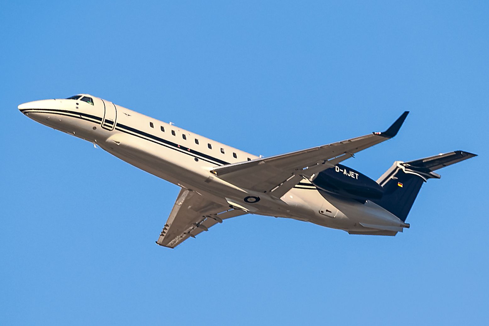 Embraer Legacy 600/650 (D-AJET)