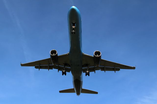 Boeing 757-200 (F-HTAG) - Flight B0901 / DJT901 From Paris Orly To Chateauroux Centre Marcel Dassault Airport