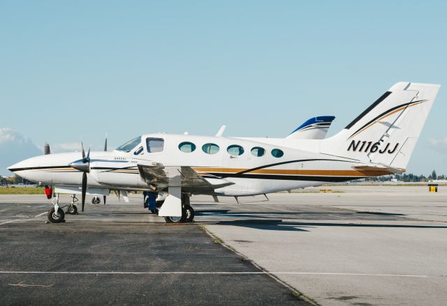 Cessna 421 (N116JJ)